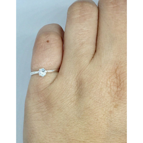 Girl Solitaire Ring